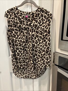 Vince Camuto Leopard Print Sleeveless V-Neck Top in Brown and Black